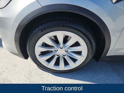 Used 2018 Tesla Model X 75D image 6