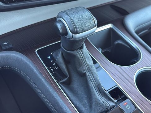 Used 2023 Toyota Sienna XLE image 27