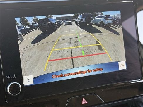 Used 2024 Toyota Venza LE image 17