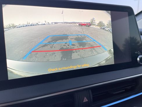 Used 2023 Toyota Prius XLE image 29