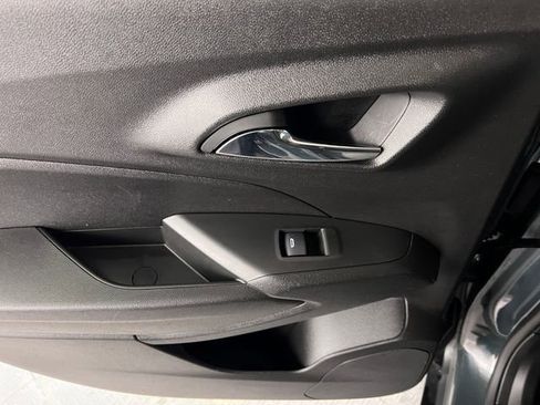 Used 2025 Chevrolet Trax LT image 30