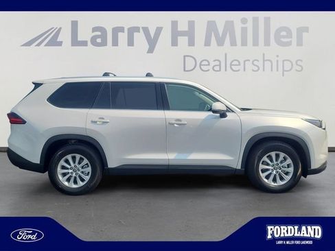Used 2026 Toyota Grand Highlander AWD image 6