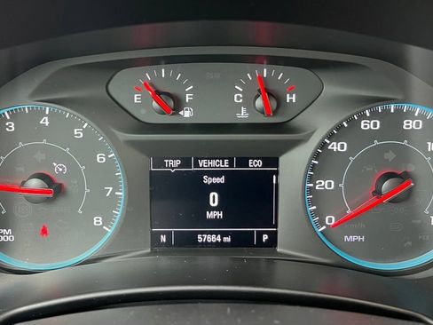 Used 2020 Chevrolet Equinox LS w/ LS Convenience Package AWD/4WD image 12