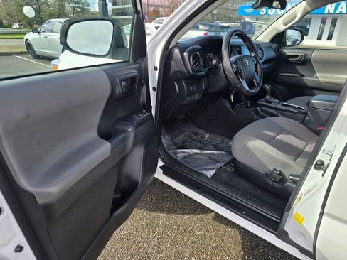 Used 2022 Toyota Tacoma SR image 14