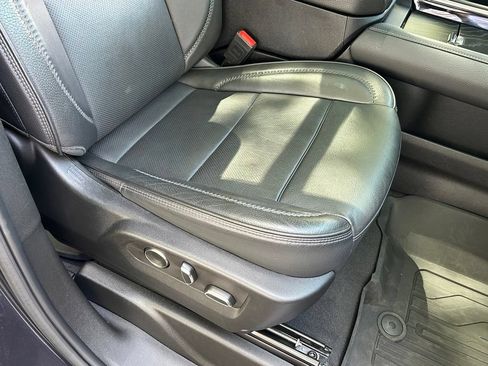 Used 2024 GMC Yukon Denali RWD image 43