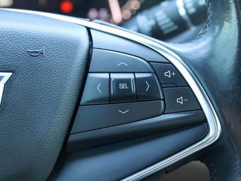 Used 2018 Cadillac XT5 AWD image 28