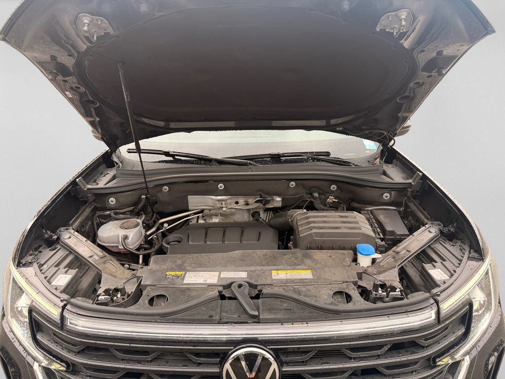 Used 2024 Volkswagen Atlas Cross Sport SE FWD image 29