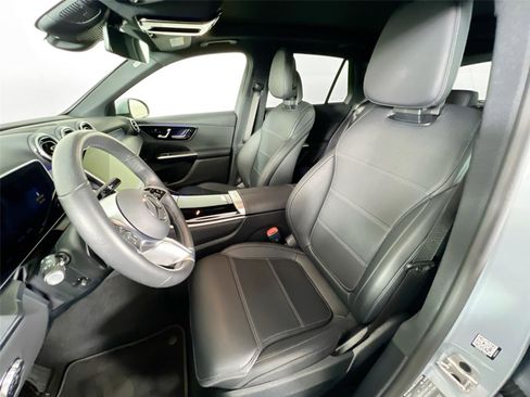 Used 2025 Mercedes-Benz GLC 300 4MATIC image 20