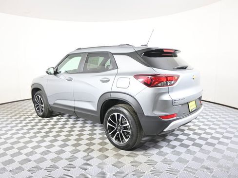 Used 2024 Chevrolet TrailBlazer LT w/ LT Cold Weather Package AWD/4WD image 4