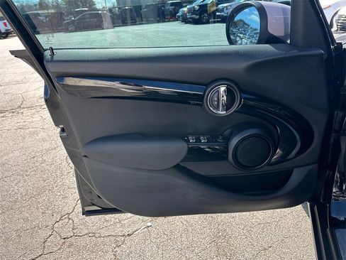 Used 2020 MINI Cooper 4-Door Hardtop image 11