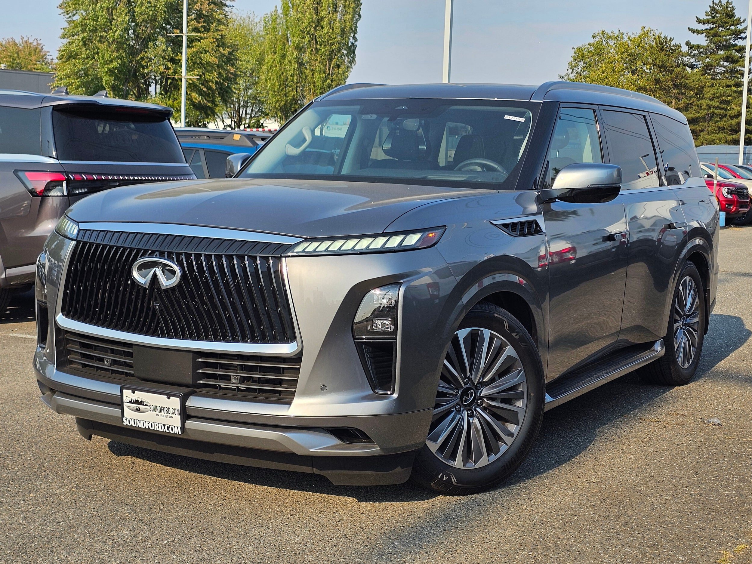 Used 2025 INFINITI QX80 Sensory AWD/4WD image 1