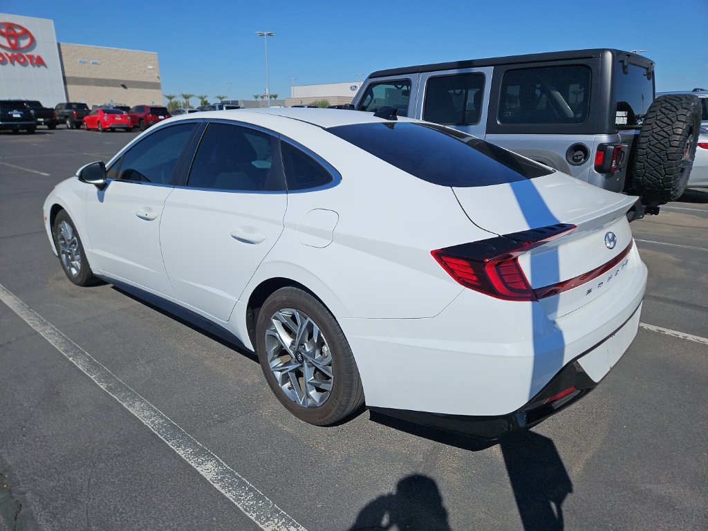 Used 2023 Hyundai Sonata SEL FWD image 2