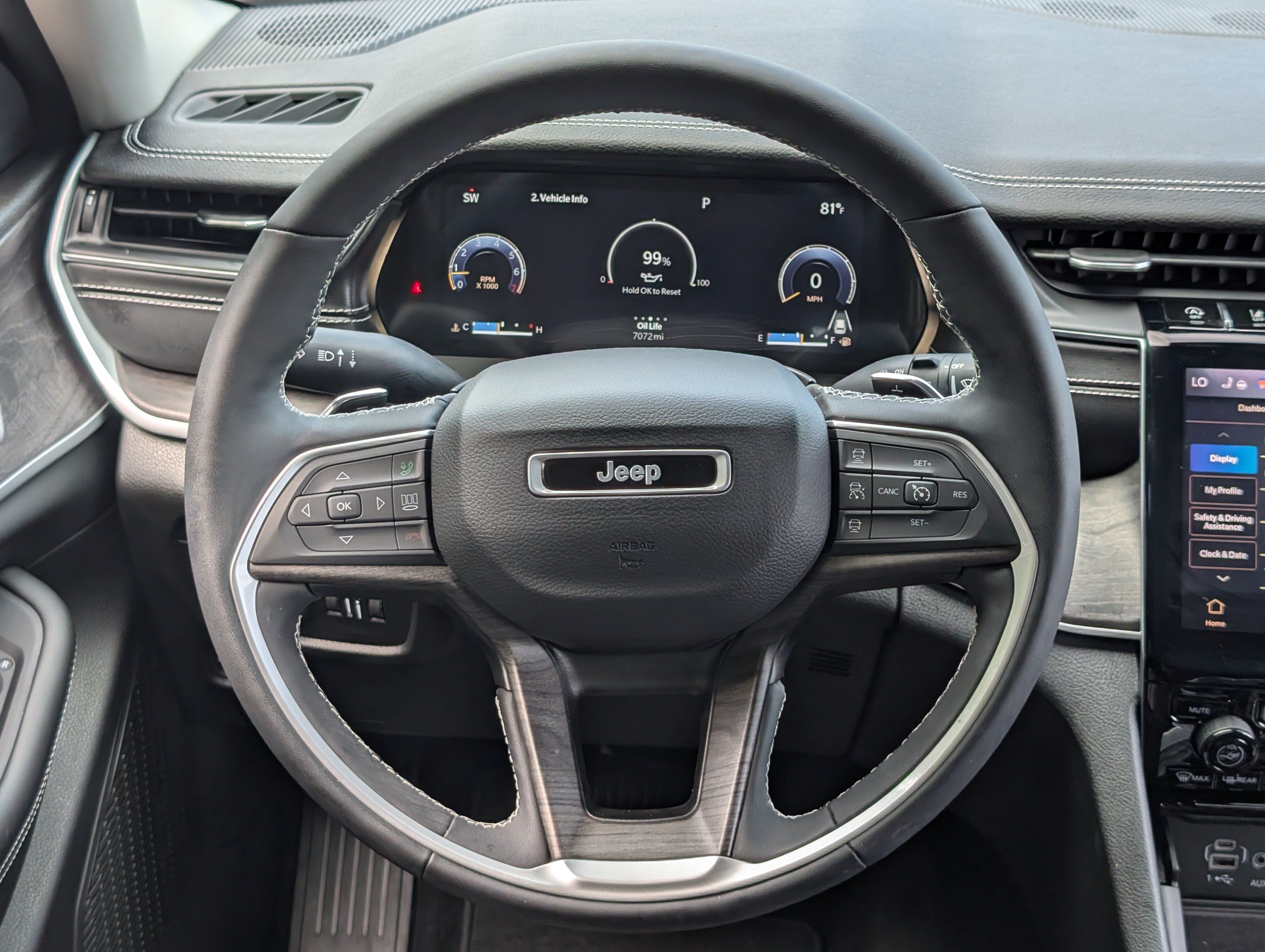 Used 2024 Jeep Grand Cherokee Limited w/ Luxury Tech Group II AWD/4WD image 24