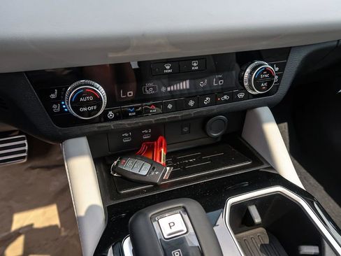 New 2025 Mitsubishi Outlander AWD image 41