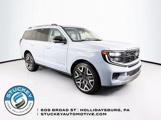 Used 2025 Ford Expedition Platinum w/ Platinum Ultimate Package AWD/4WD video 1