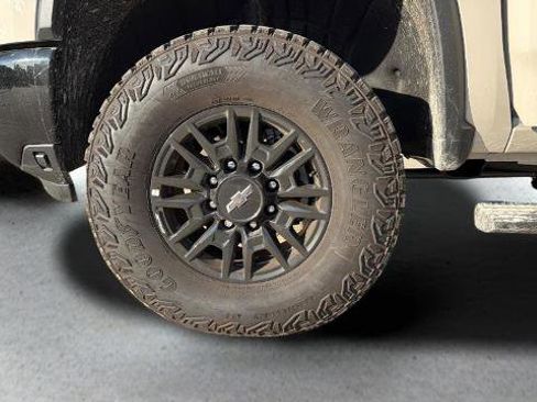 Used 2026 Chevrolet Silverado 2500 ZR2 AWD/4WD image 19