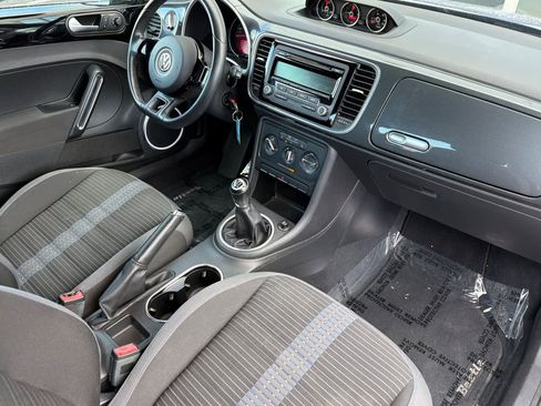 Used 2012 Volkswagen Beetle 2.0T image 18