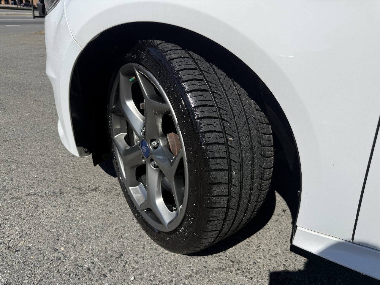 Used 2017 Ford Focus ST FWD image 23