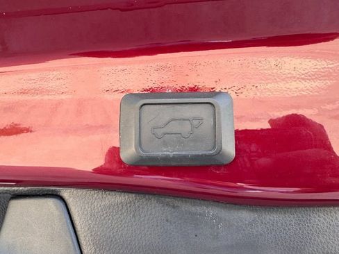 Used 2022 Toyota RAV4 Limited AWD/4WD image 18