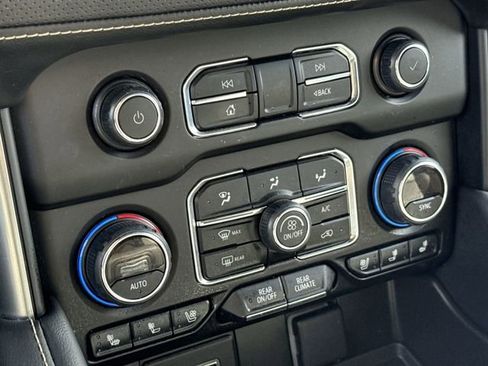 Used 2024 Chevrolet Tahoe Premier image 21