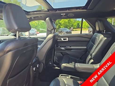 Used 2020 Ford Explorer XLT w/ Equipment Group 202A AWD/4WD image 6