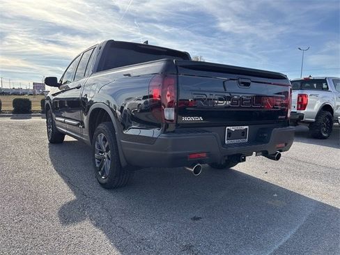 Used 2025 Honda Ridgeline Sport image 5