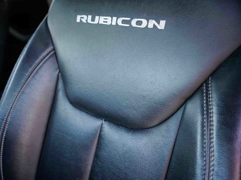 Used 2016 Jeep Wrangler Unlimited Rubicon w/ Connectivity Group AWD/4WD image 26