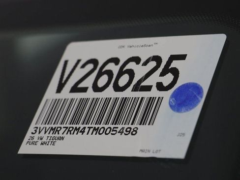 New 2026 Volkswagen Tiguan SE image 24