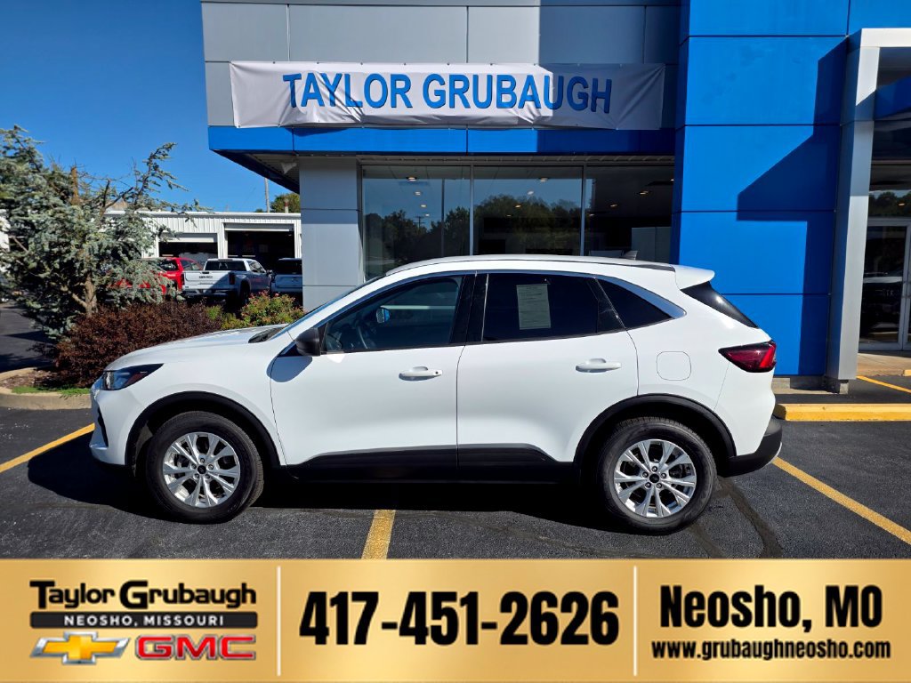 Used 2023 Ford Escape Active AWD/4WD image 1