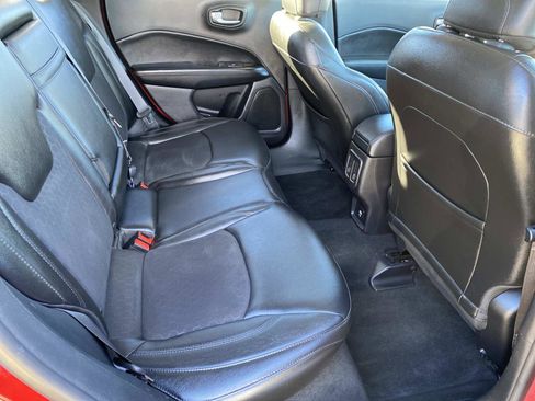 Used 2018 Jeep Compass Latitude image 18