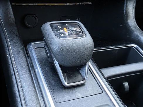 Used 2024 Nissan Pathfinder SV image 23