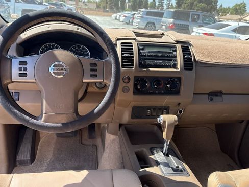Used 2006 Nissan Frontier LE w/ (X01) Leather Pkg RWD image 4