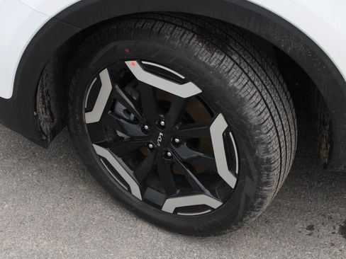 New 2025 Kia Telluride S image 8