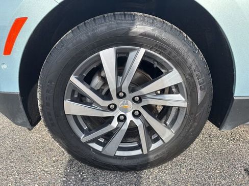 Used 2022 Chevrolet Equinox Premier AWD/4WD image 11
