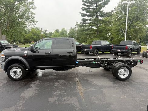 New 2026 RAM 5500 Tradesman w/ Chrome Appearance Group AWD/4WD image 7