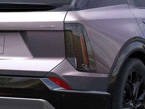 New 2025 Cadillac Optiq Luxury 2 w/ LPO, ONYX Package image 11