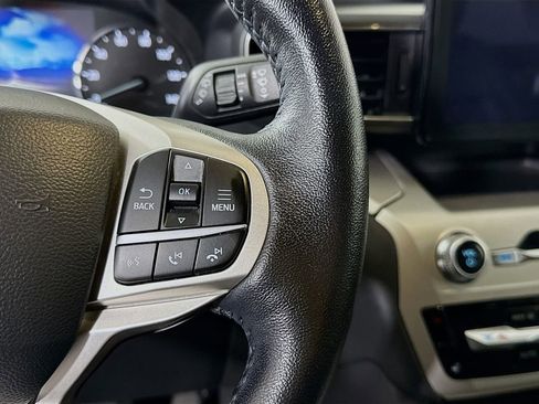 Used 2022 Ford Explorer XLT w/ Equipment Group 202A AWD/4WD image 21
