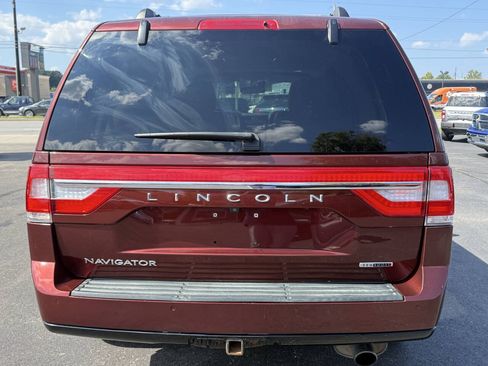 Used 2016 Lincoln Navigator Reserve AWD/4WD image 4