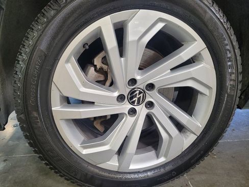Used 2020 Volkswagen Atlas Cross Sport SEL AWD/4WD image 31