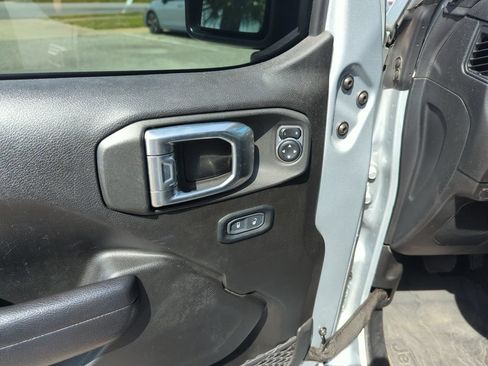 Used 2024 Jeep Wrangler Unlimited Sport AWD/4WD image 19