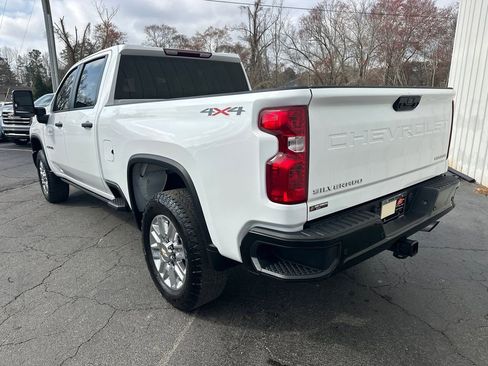 Used 2025 Chevrolet Silverado 2500 Custom w/ Custom Value Package image 8