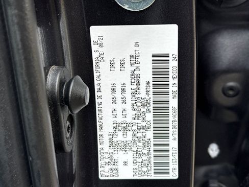 Used 2021 Toyota Tacoma TRD Off-Road w/ Technology Package image 28