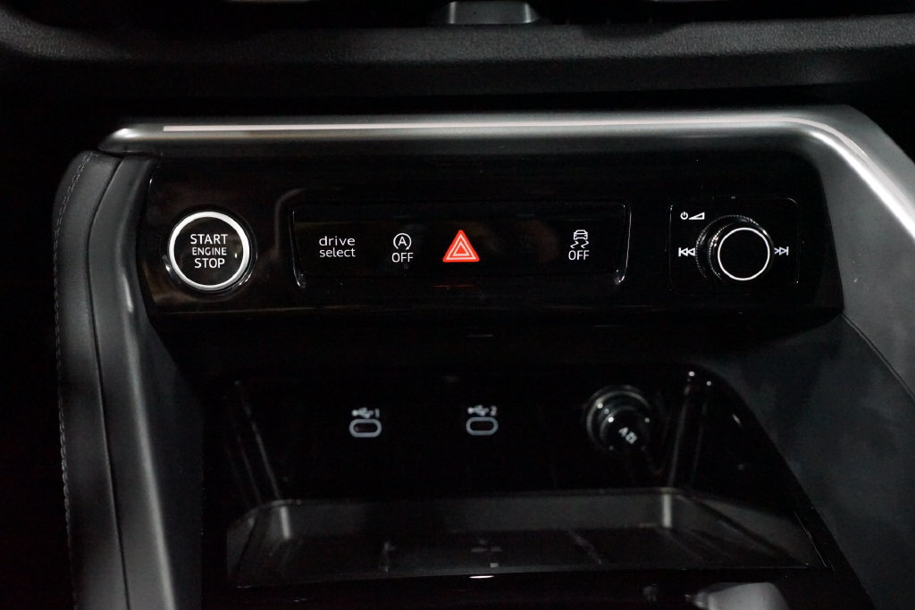 Used 2025 Audi Q5 Premium Plus AWD/4WD image 23