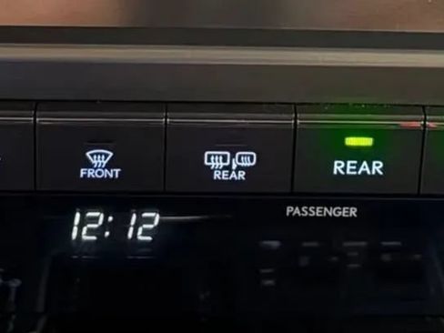 Used 2018 Lexus GX 460 Premium w/ Premium Package AWD/4WD image 32