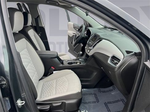 Used 2021 Chevrolet Equinox LS w/ LS Convenience Package image 17