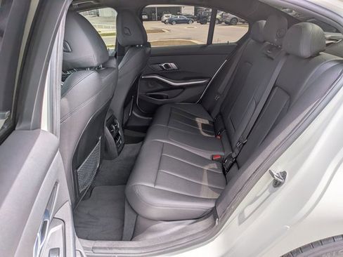 Used 2020 BMW 330i Sedan w/ Convenience Package image 19