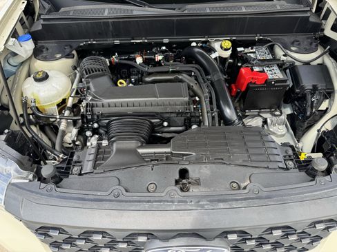 Used 2025 Ford Maverick Lariat AWD/4WD image 31
