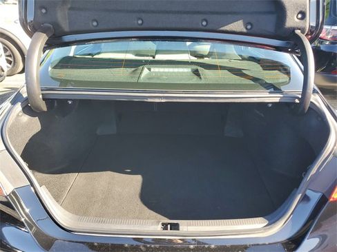 Used 2019 Toyota Camry SE image 8