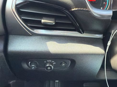 Used 2019 Chevrolet Traverse LT w/ LPO, Blackout Package image 15