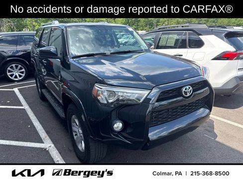 Used 2017 Toyota 4Runner SR5 AWD/4WD image 2